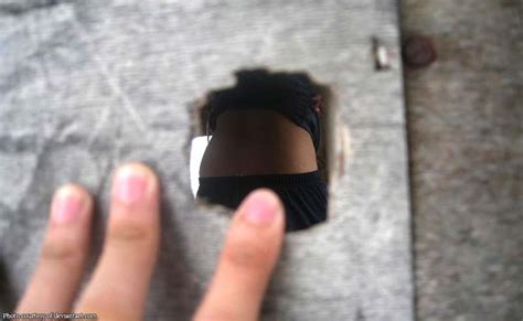 boso sa banyo|Lalaki nagsabit ng cellphone sa banyo para kunan ng video ang .
